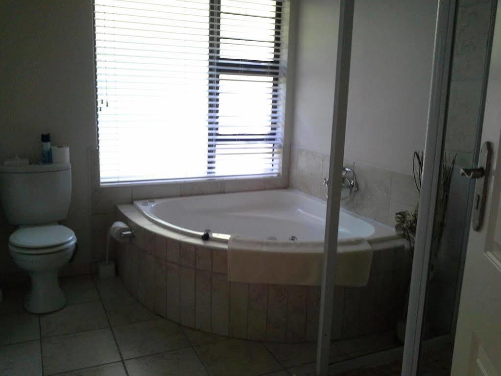 Hotel Sheilan House Port Alfred Esterno foto